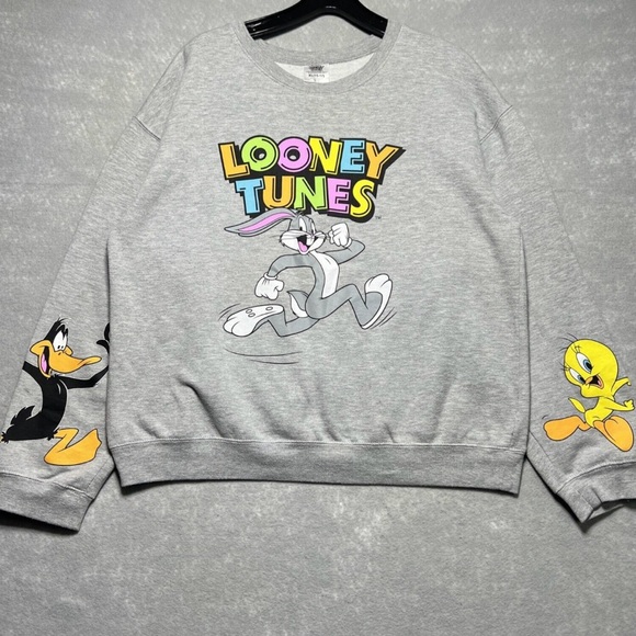 **Pre-loved** Looney Tunes Sweater Size XL (15-17) - Picture 1 of 3